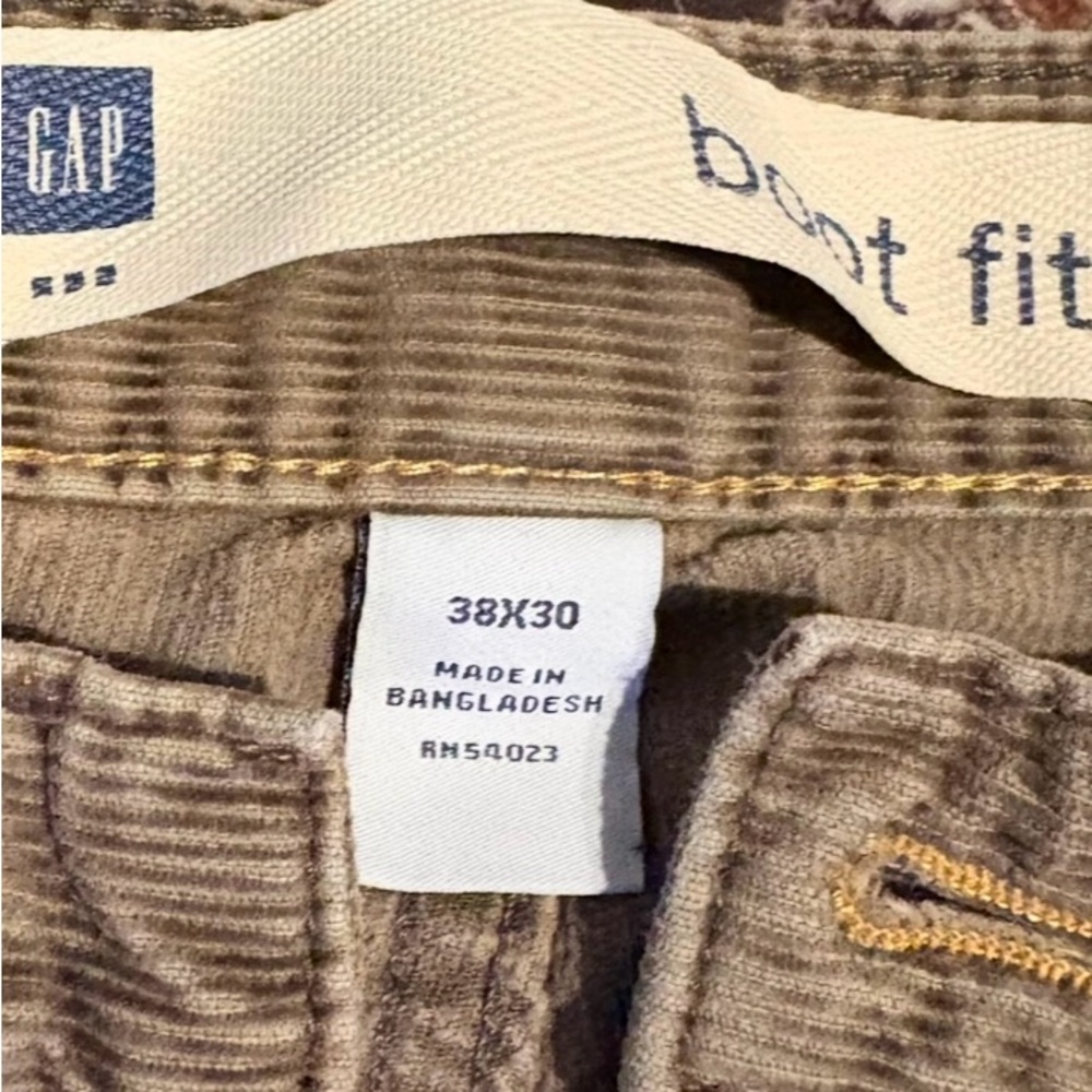 Men’s Gap corduroy pants boot fit size 38 x30